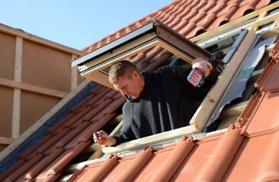 Pose de fenêtres de toit Velux à Catteville
